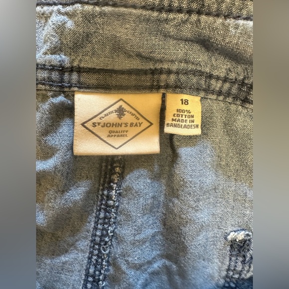 St. John's Bay Gray Cargo Shorts Relaxed Fit - Picture 10 of 10